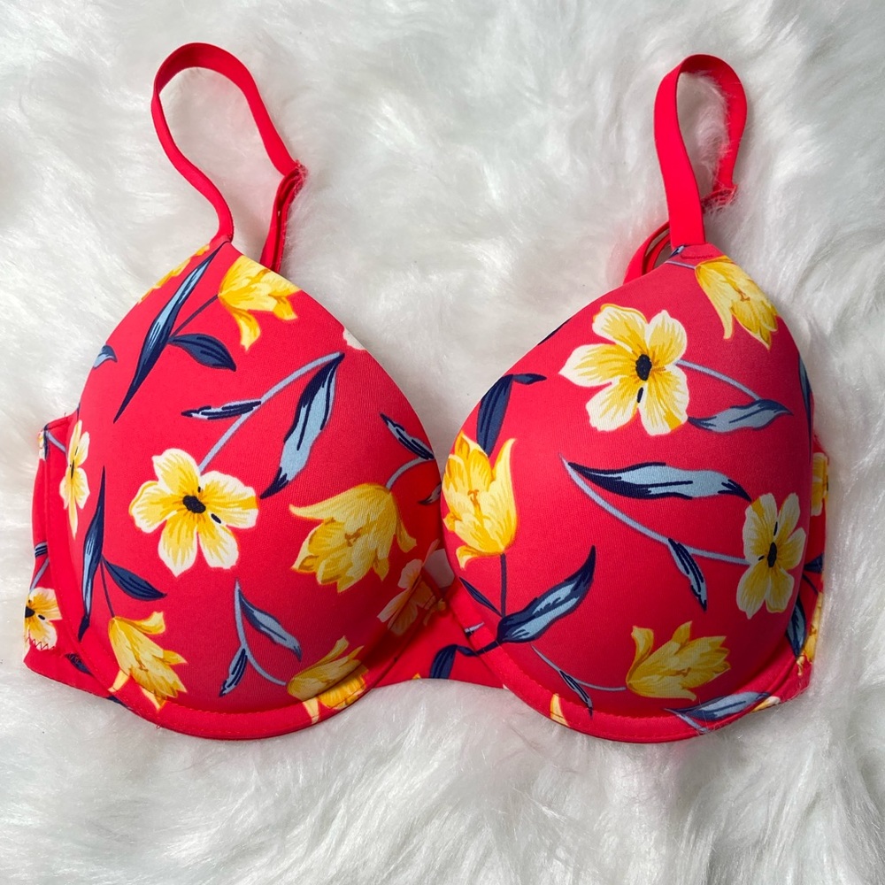 PINK Victoria’s Secret Wear Everywhere Push Up Bra Size 32DD